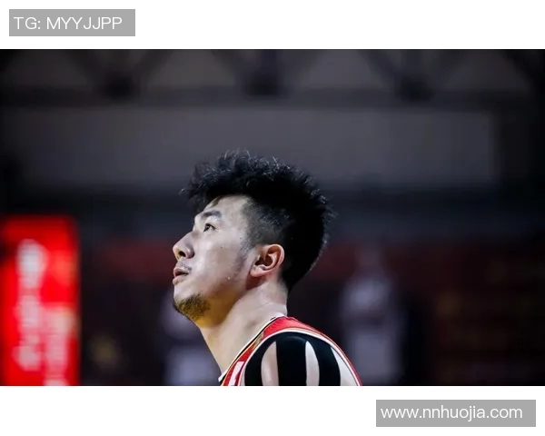 邹雨宸的艺术之路：从初学者到当代舞台的璀璨明星