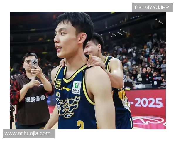 CBA精彩对决广东宏远迎战广厦全场直播盛况回顾 CBA精彩对决广东宏远迎战广厦全场直播盛况回顾