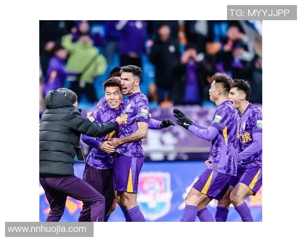 北京国安与上海东亚激战正酣谁将赢得这场中超巅峰对决 北京国安与上海东亚激战正酣谁将赢得这场中超巅峰对决