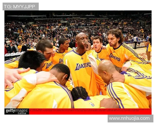 湖人雄鹿对决球迷热议赛季精彩瞬间与未来展望