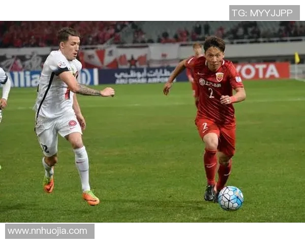 西悉尼队与上港队员的精彩对决分析与战术解析