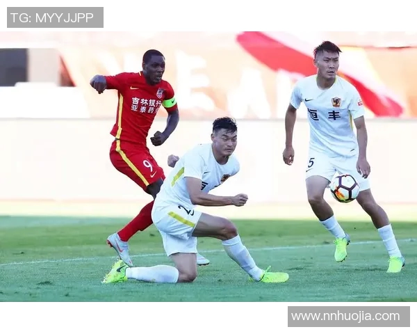 亚泰与恒大精彩对决直播视频回放及赛后分析全记录