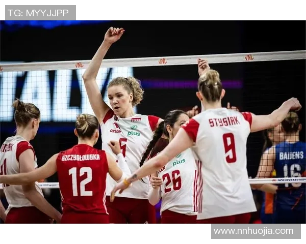 女排联赛江苏队与浙江队激战正酣精彩瞬间引人瞩目