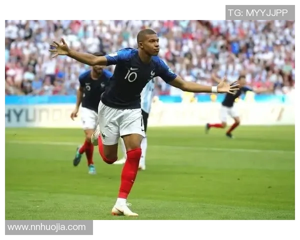 姆巴佩领衔法国队冲击世界杯荣耀展现足球天才的无限可能性 姆巴佩领衔法国队冲击世界杯荣耀展现足球天才的无限可能性